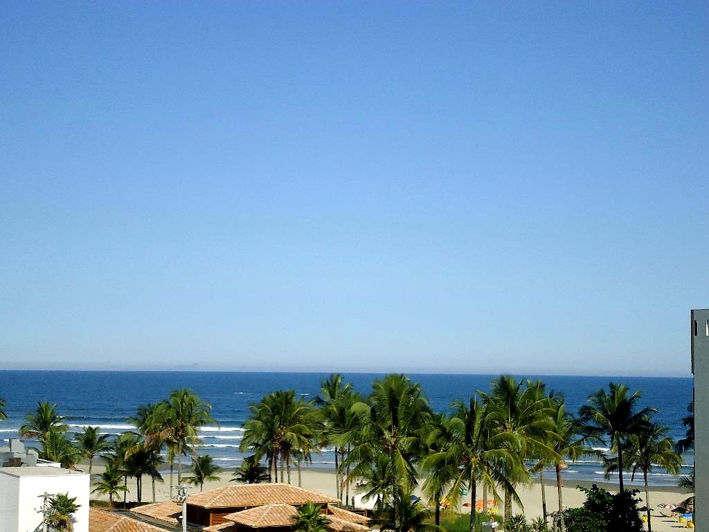pé na areia recuado