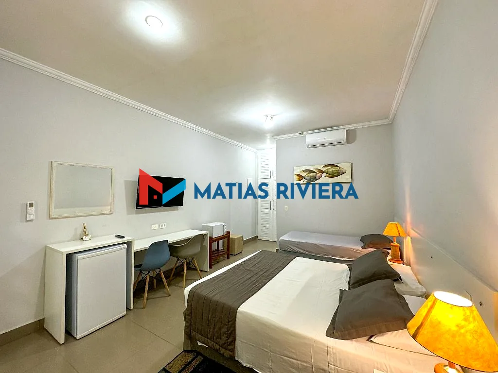 Cama de casal e uma de solteiro